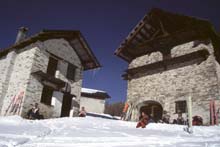Caricatore_12_S_90_91_13_Cima_Bosco_03_Croce_Chalvet_Borgata
